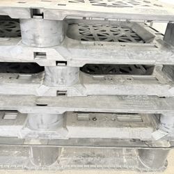 Plastic Pallets 