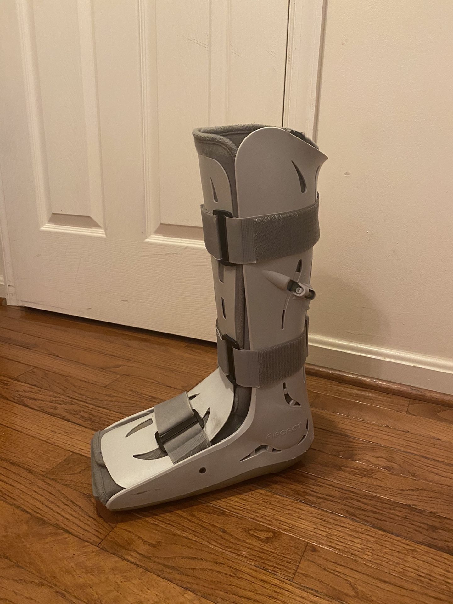 Aircast XP walking brace