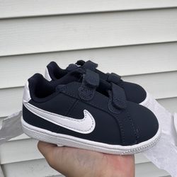 Brand new toddler nike Shoes