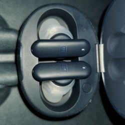 Ultimate Ears Earbuds Bt $70