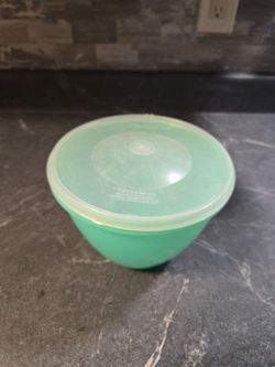 Tupperware lettuce keeper