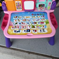 VTech Explore Activity Desk Pink