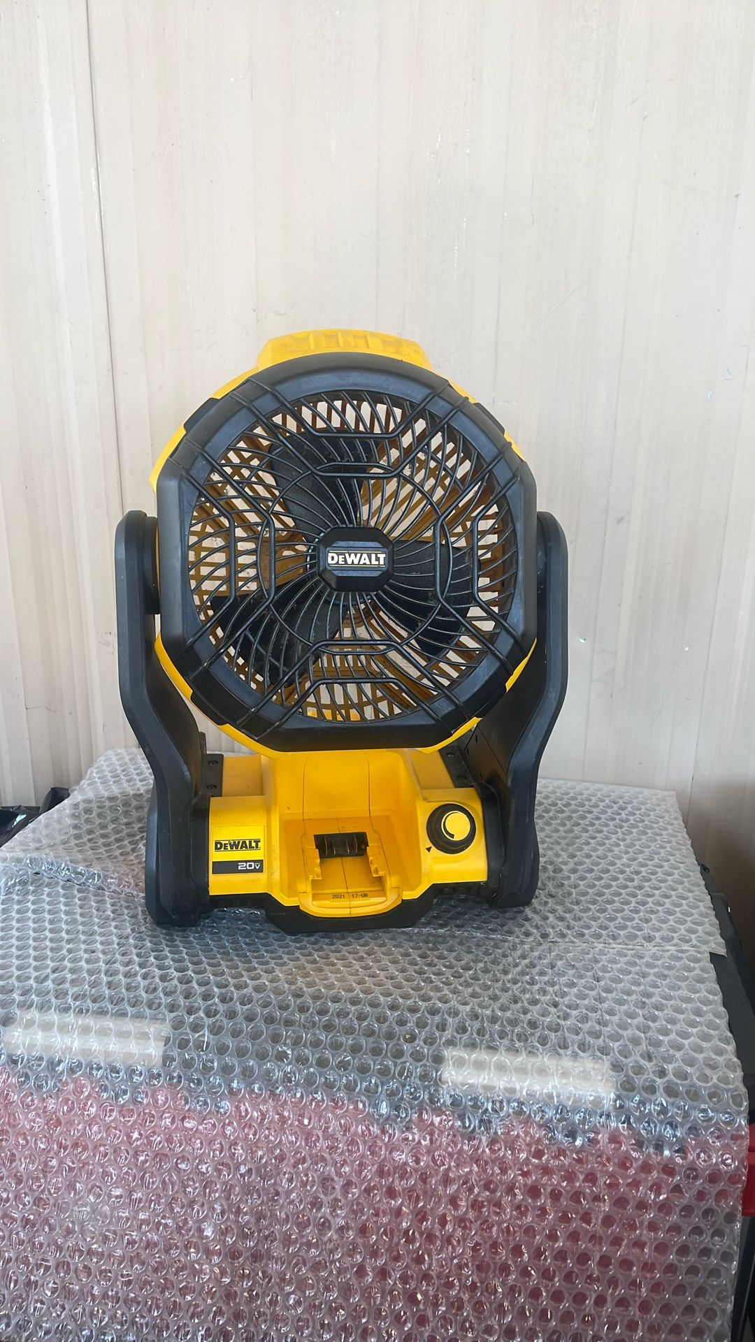 DEWALT 20V MAX Jobsite Fan (Tool Only)