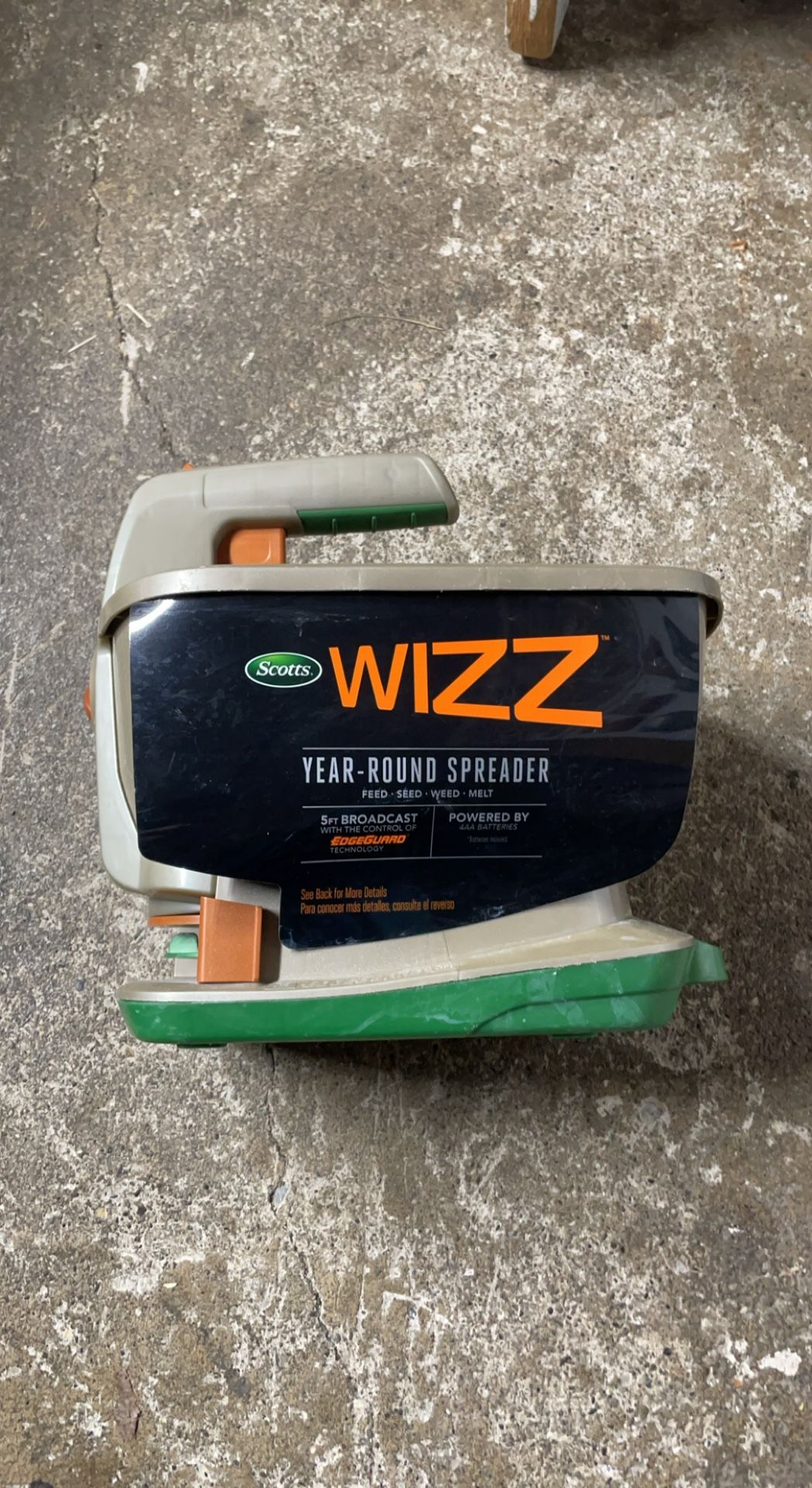 Scott's Wizz grass seed spreader Lawn rotary salt ice handheld battery powered