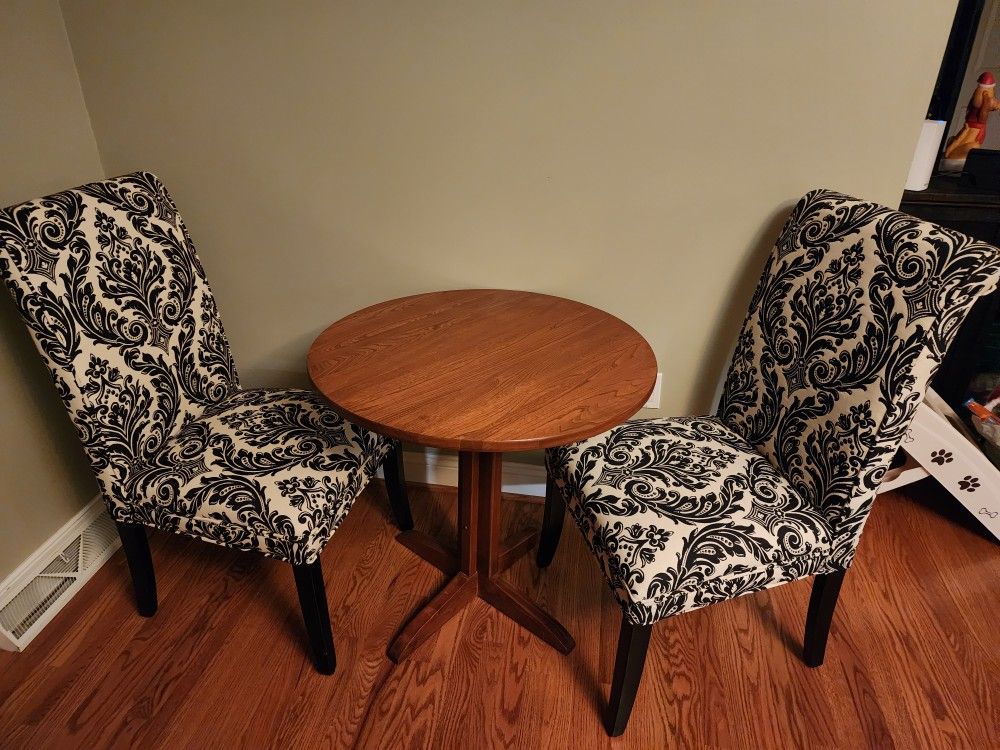 Small Table And 2 Chairs