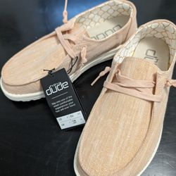 NEW Women's Rose Gold Hey Dudes Size 9