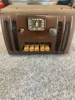 1939 Chevrolet accessory radio