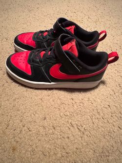 Kids red/black Nike size 3y