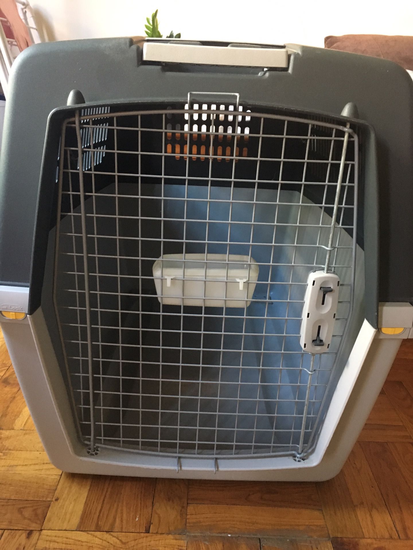 Dog kennel, made in Italy