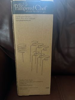 Pampered Chef Outdoor Party Sticks Drink Holders Markers