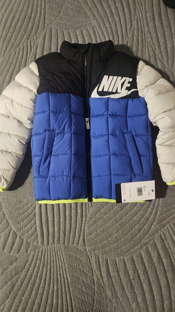 Nike Boys Preschool Colorblock Futura Puffer Size 5 NWT