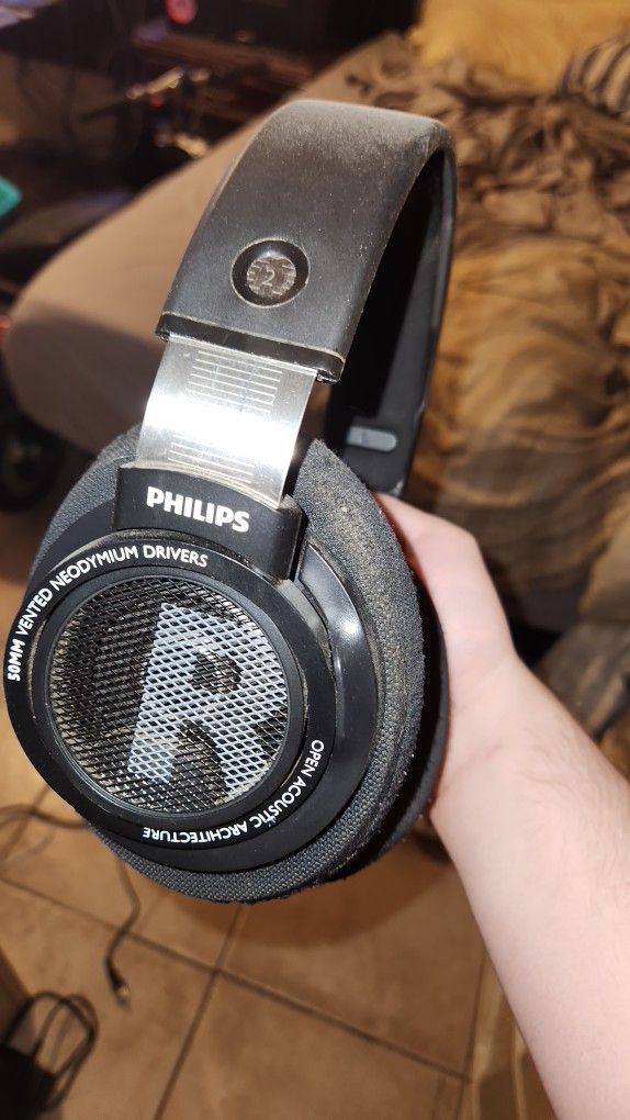 Phillips One Audio Shp9500