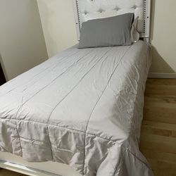 Twin Bed Set