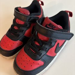 8C Kids NIKE COURT BOROUGH LOW RECRAFT (PS) RED/BLACK (DV5458-600)