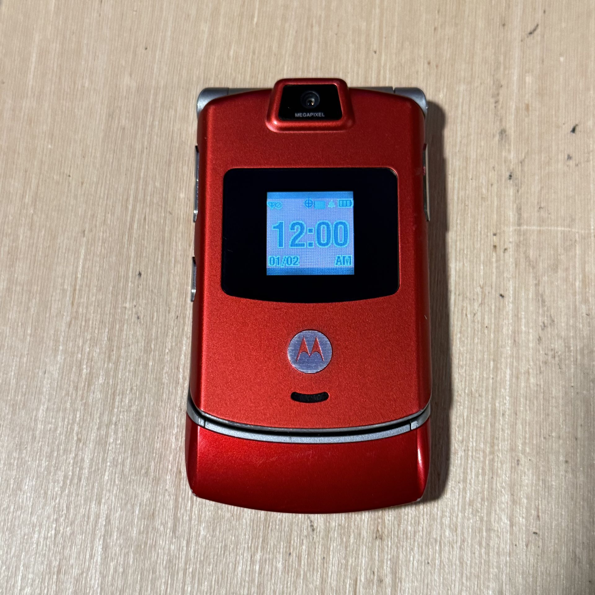 Motorola RAZR V3m Red Flip Cell Phone Turns On “UNTESTED” No Charg Read Info Blw