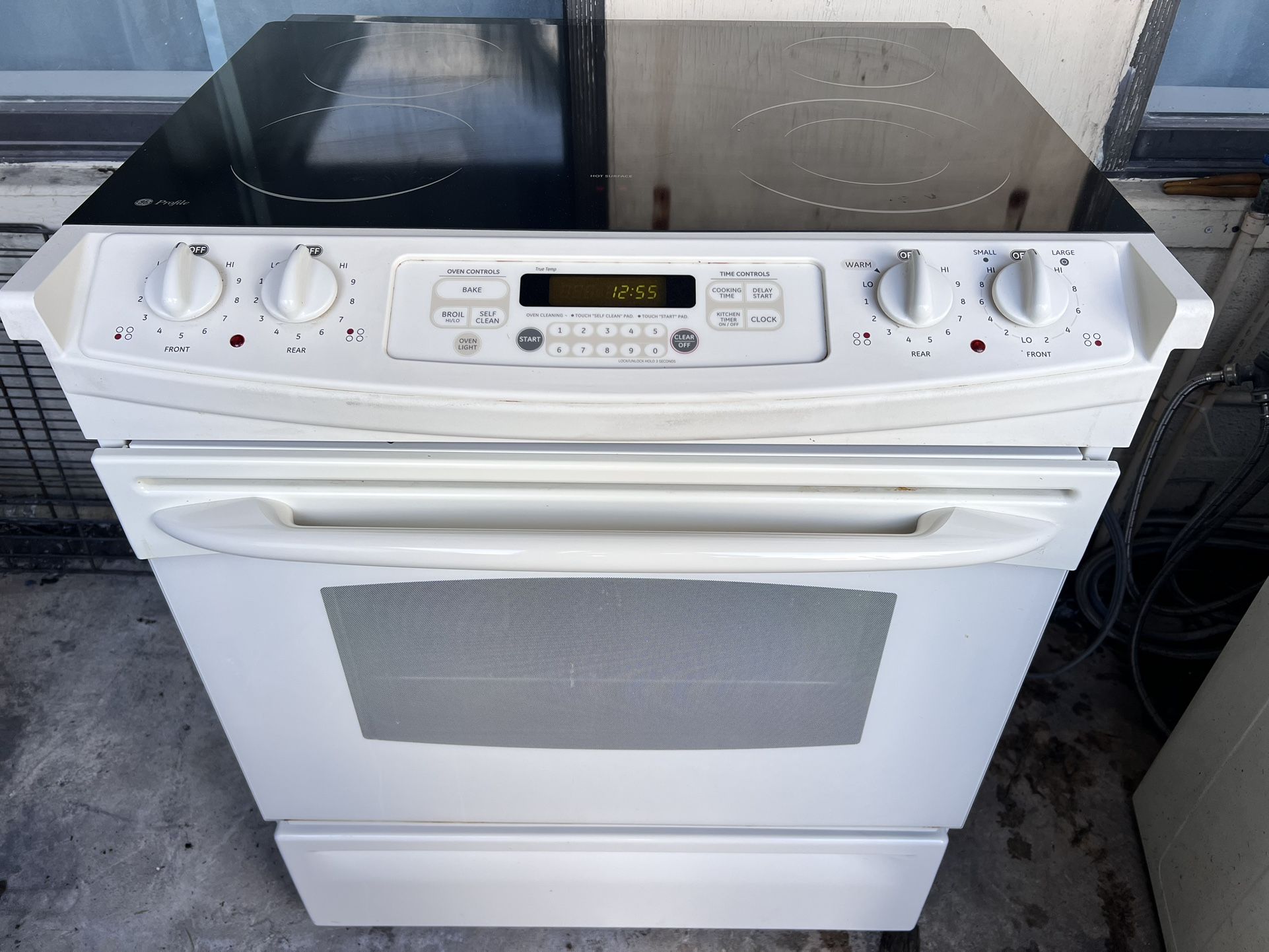 Slide In GE Stove DELIVERY AVAILABLE π