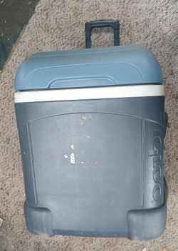 Igloo Ice Cube Roller Cooler