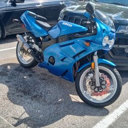 Yamaha Fzr 600(Clean Title)