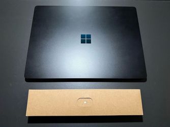 Microsoft Surface Laptop 4 - 13.5" TouchScreen (16GB RAM, 256GB SSD, Intel Core i7 11th Gen)