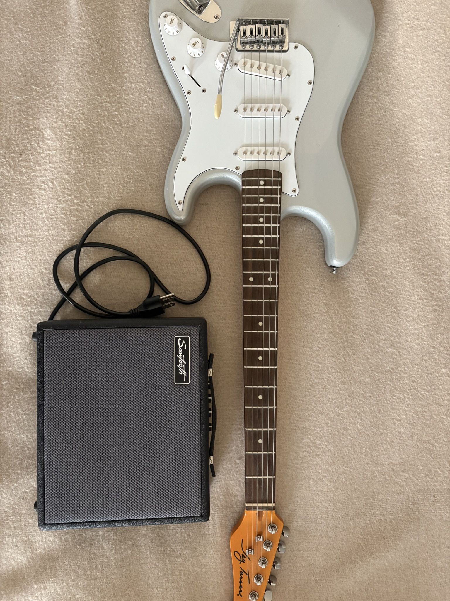 Starter Electric Guitar (Strat Style) + 25w Practice Amp - LIKE NEW