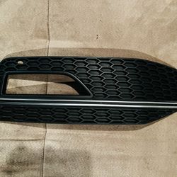 2013 - 2016 AUDI S4 RH FOG GRILL - OEM -