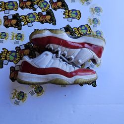 Air Jordan Retro 11 Low "Cherry" 