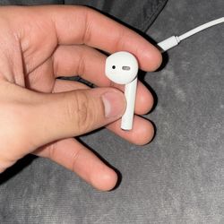 Replacement right airpod