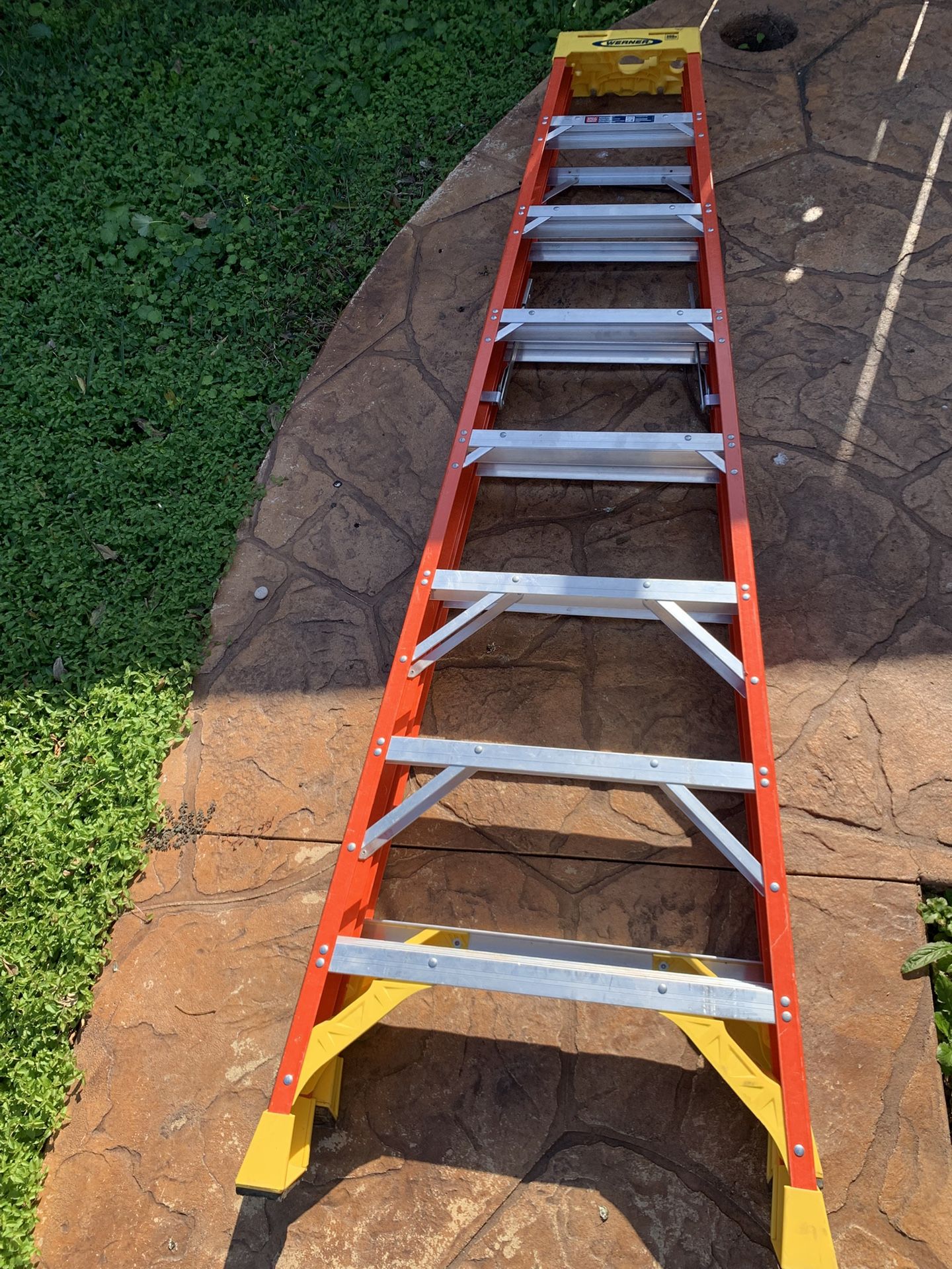 8ft Fiberglass Ladder 300lb