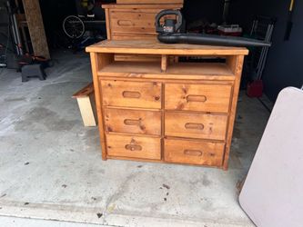 Dresser set