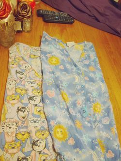 2 Scrub Tops 2xl