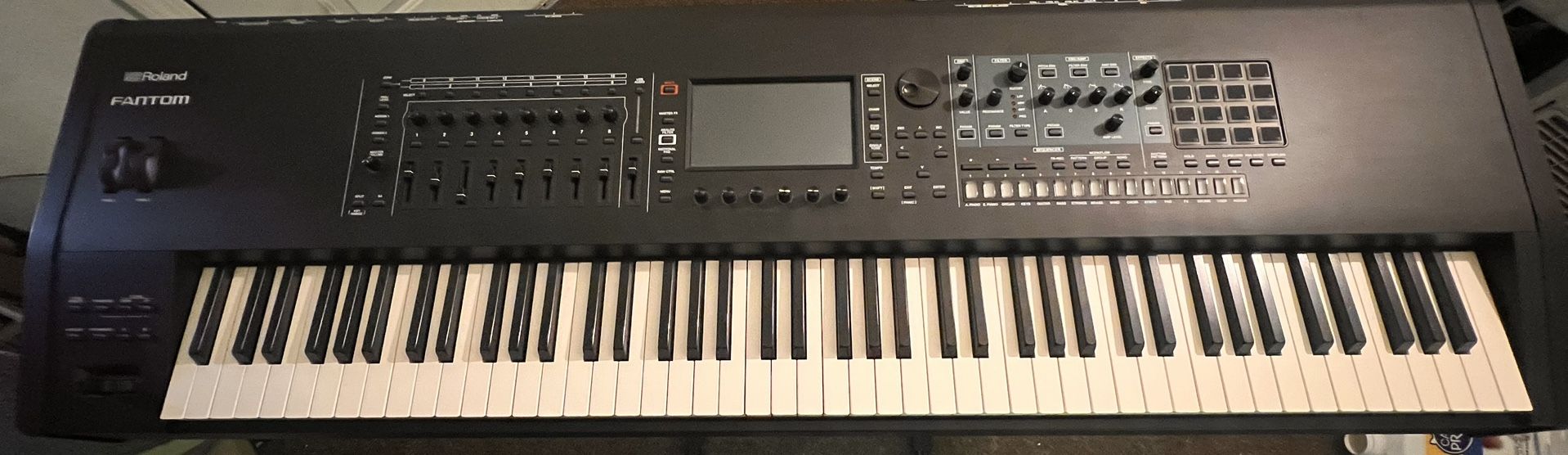 Piano Workstation Roland FANTOM 8 Keyboard