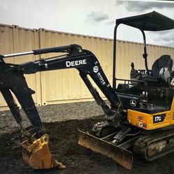 Mini Excavator   John Deer