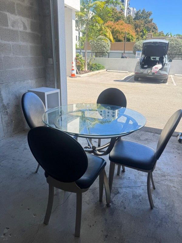 Dining Table With 4 CHAIRS