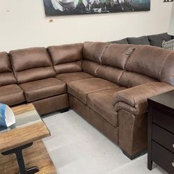 Bladen Brown L Shaped Sectional Couch /P