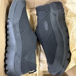 Keen Men’s Size 11 Black Hood Camp FR Shies