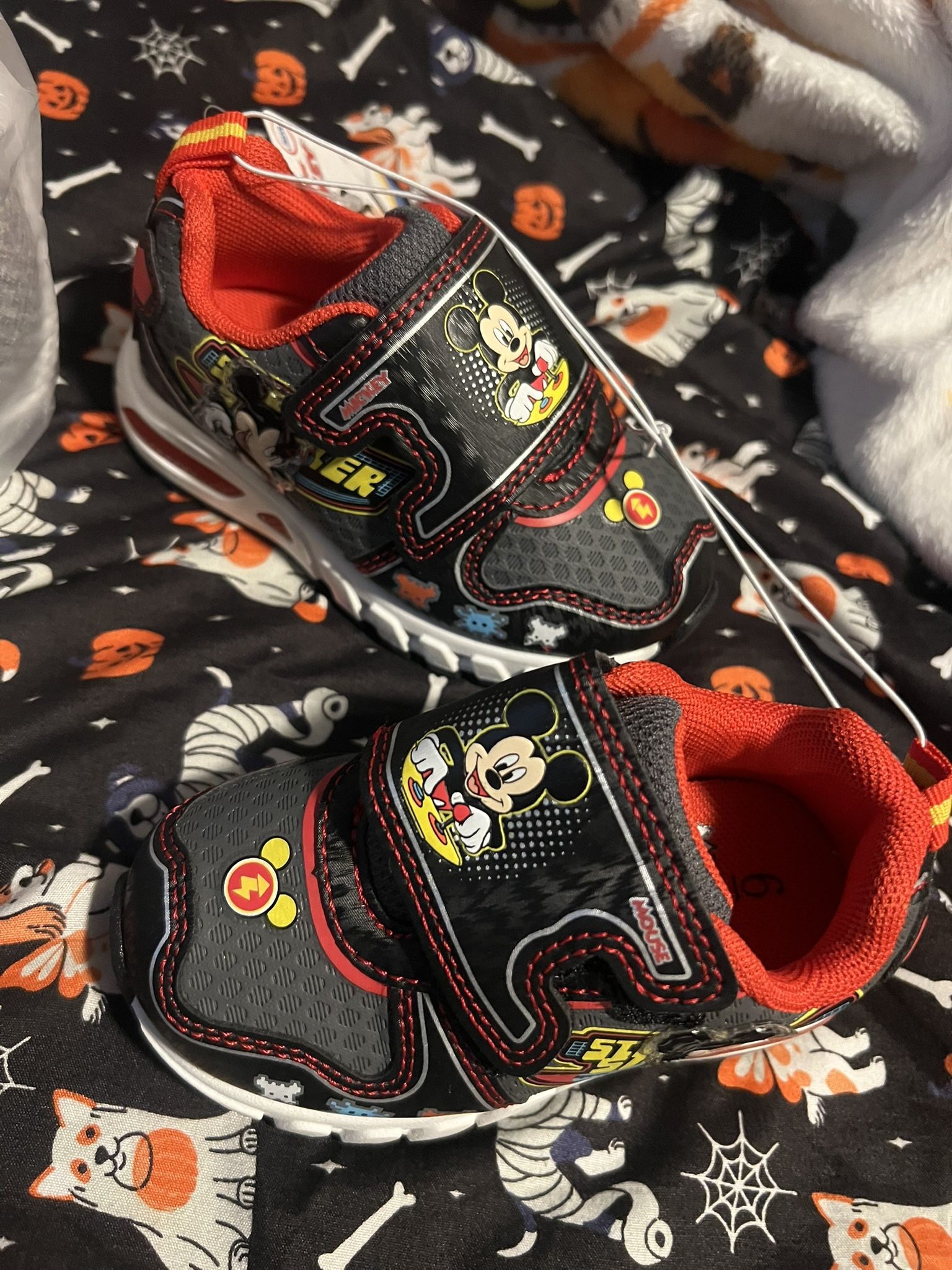 Mickey Mouse Light Up Shoes 6c 