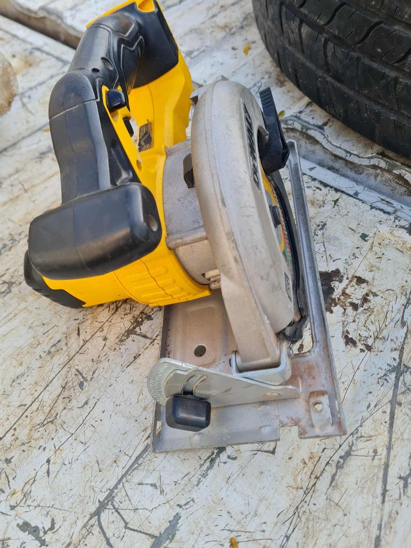 DeWalt Circular Saw 20v
