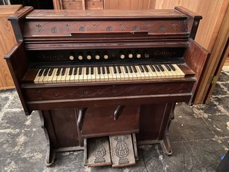 Chicago Cottage Pump Organ manufactured by The Cable Company