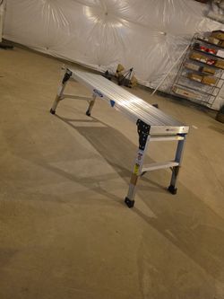 Werner 300 Lbs Aluminum Portable Pro Work Platform with Easy-Grab Handles