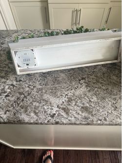 Plant decoration with the glasses and the bottom turn on the light