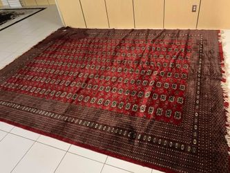 Traditional Red Bokhara Pattern Area Rug (9' x 12') – $400 📦 Florida