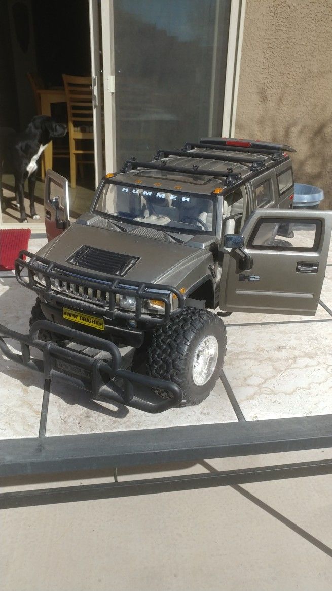 Model Harley and H3 Hummer
