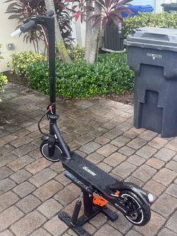 Electric Scooter (send offers)