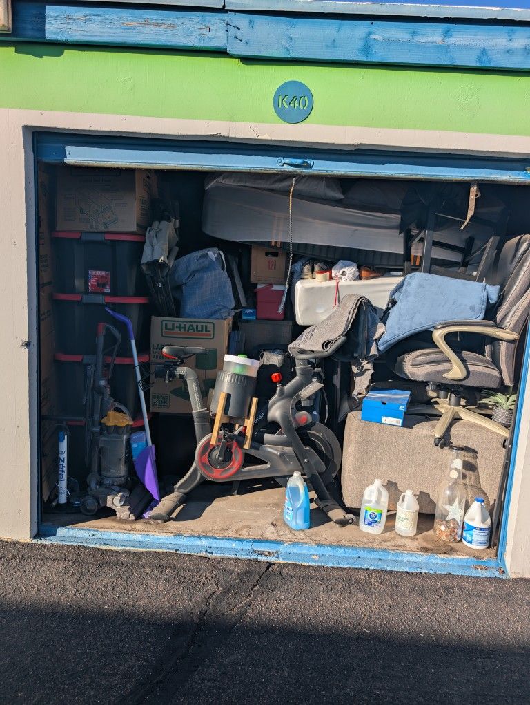Storage Unit With Several Items