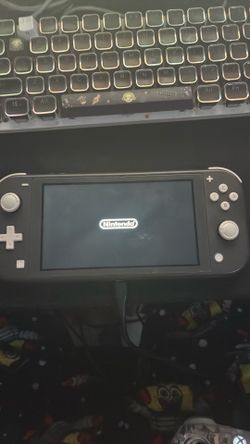 Nintendo switch lite (32gb with 128gb sd card)