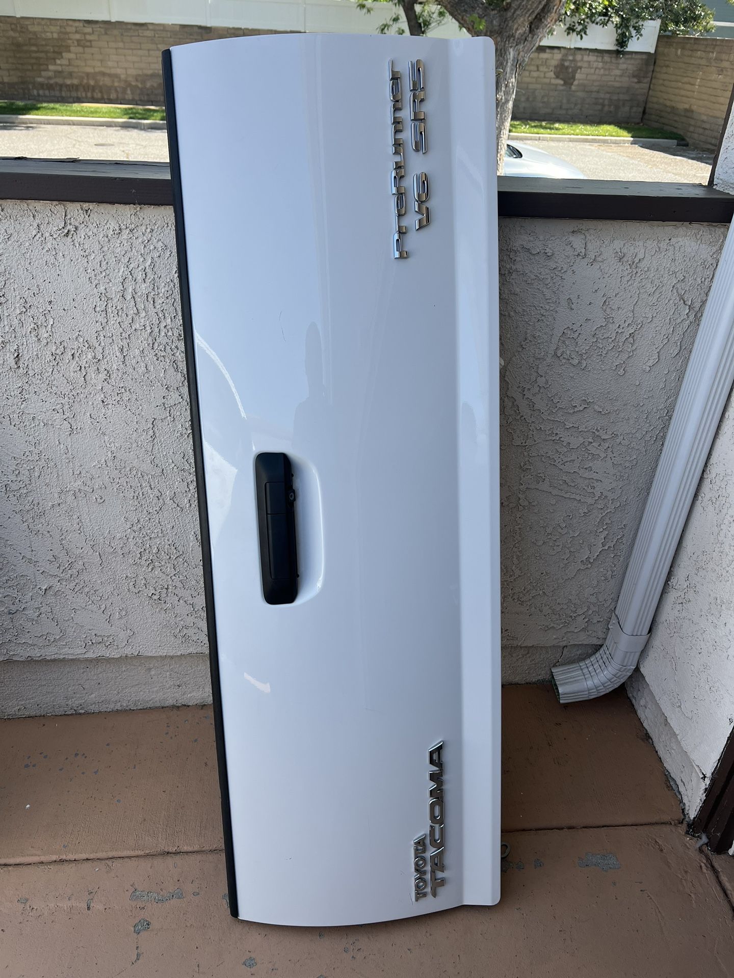 2010 Toyota Tacoma. Tail. Gate. Parts