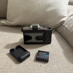 4K Digital Camera w/ Flip Screen