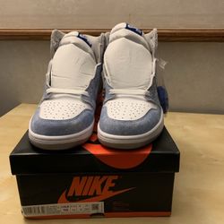 Jordan 1 Hyper Royal