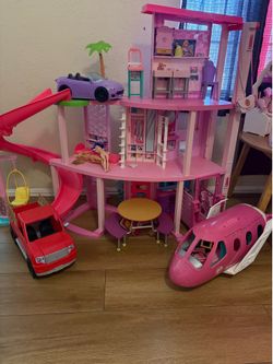 Barbie doll house