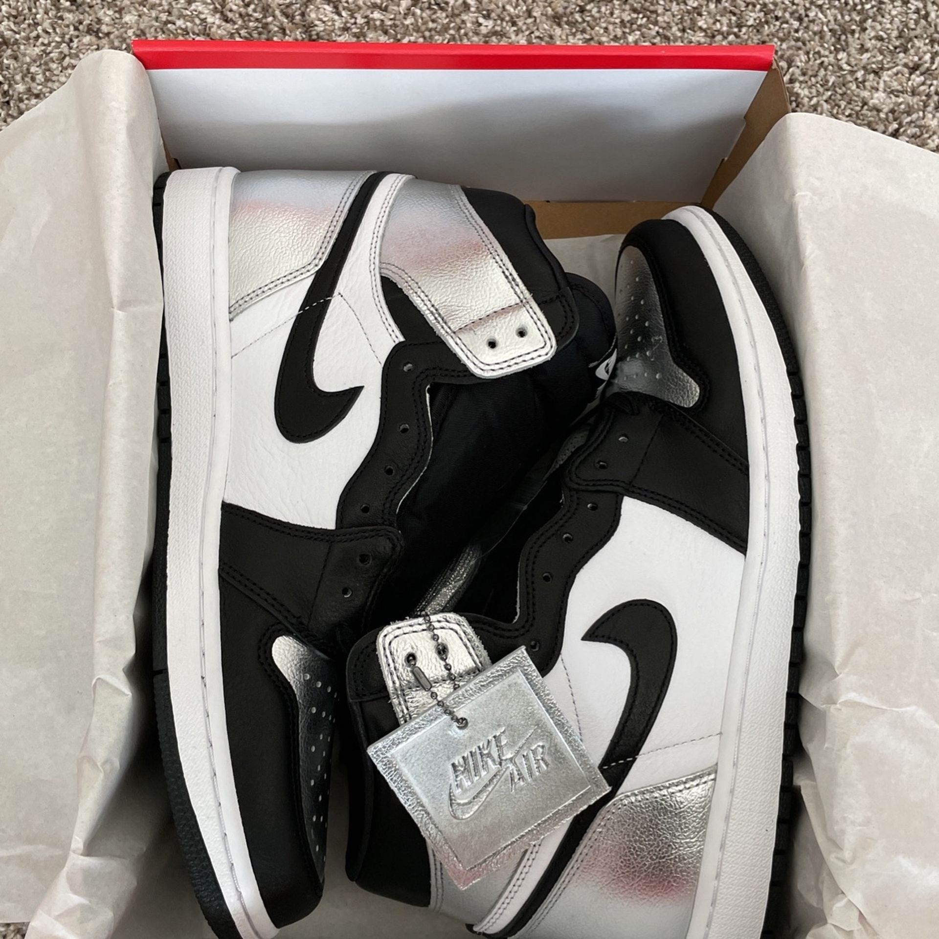 Jordan 1 OG Silver Toe (size 12)